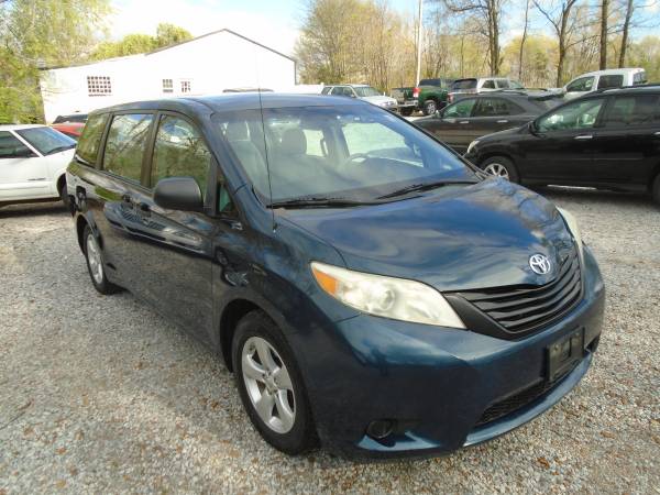 2011 Toyota ( 1 Owner ) Sienna/2011 4Runner LTD 4x4 - cars & for sale in Hickory, TN – photo 3