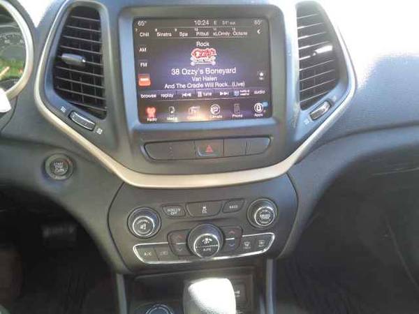 2014 Jeep Cherokee 4X4 Latitude 3.2L V6 F DOHC 24V - cars & trucks -... for sale in Purcellville, District Of Columbia – photo 17