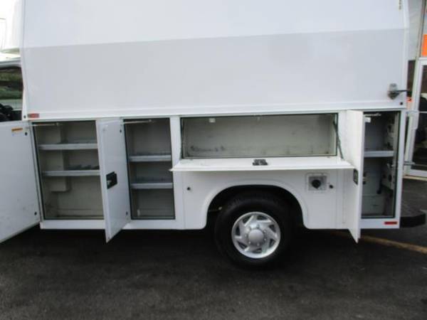 2015 Ford Econoline E-350 ENCLOSED UTILITY BODY CUT AWAY for sale in south amboy, NJ – photo 4