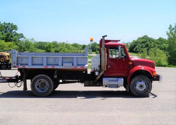 1990 International 4900 - 2WD 7 6L 11ft Dump Truck - DT466 (235601) for sale in Dassel, MN – photo 4