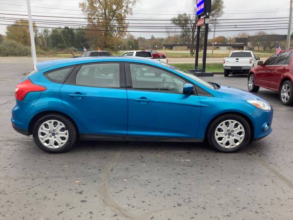 Clean Carfax! 2012 Ford Focus SE! Reliable! - cars & trucks - by... for sale in Ortonville, MI – photo 6