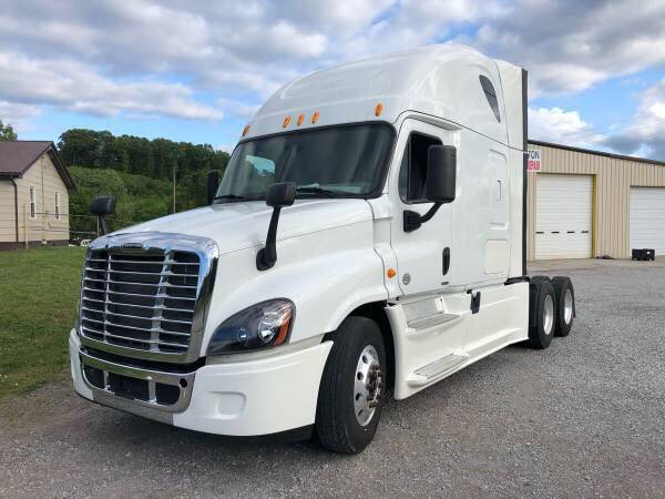 2017 freightliner cascadia , low miles obo for sale in Knoxville, TN – photo 4