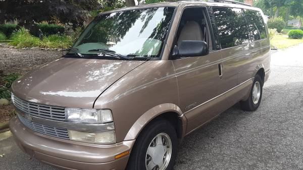 2000 Chevy Astro mini van for sale in South Bend, IN – photo 14