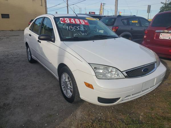 2005 Ford Focus ZX4 ONLY 90K miles - cars & trucks - by dealer -... for sale in Highland, IL – photo 4