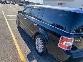 2008 Ford Flex - cars & trucks - by owner - vehicle automotive sale for sale in WAUKEGAN, IL – photo 2