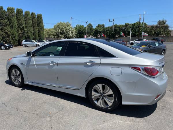 2015 Hyundai Sonata Limited Hybrid Gas Saver HUGE SALE - cars for sale in CERES, CA – photo 4