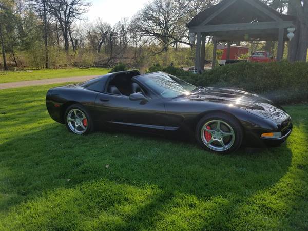 2000 Chevy Corvette C5 six-speed black on black for sale in Lombard, IL – photo 2