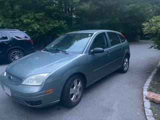 2005 Ford Focus Sedan ZX5 - cars & trucks - by owner - vehicle... for sale in Acushnet, MA – photo 3