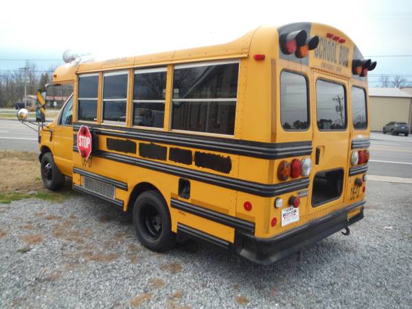*** 1-OWNER 2006 FORD E-350 SCHOOL BUS *** - cars & trucks - by... for sale in Greenbrier, TN – photo 6