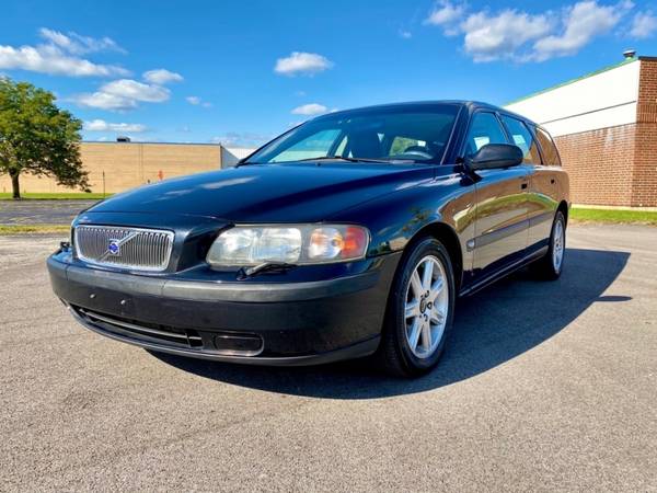 2002 VOLVO V70 2.4T - cars & trucks - by dealer - vehicle automotive... for sale in Carol Stream, IL – photo 2