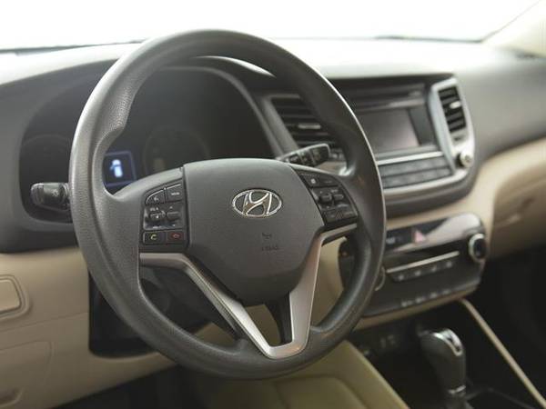 2016 Hyundai Tucson SE Sport Utility 4D suv White - FINANCE ONLINE for sale in Worcester, MA – photo 2