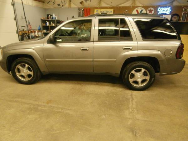 2008 CHEVY TRAILBLAZER LT 4WD 81500 MILES - - by for sale in N SYRACUSE, NY – photo 2