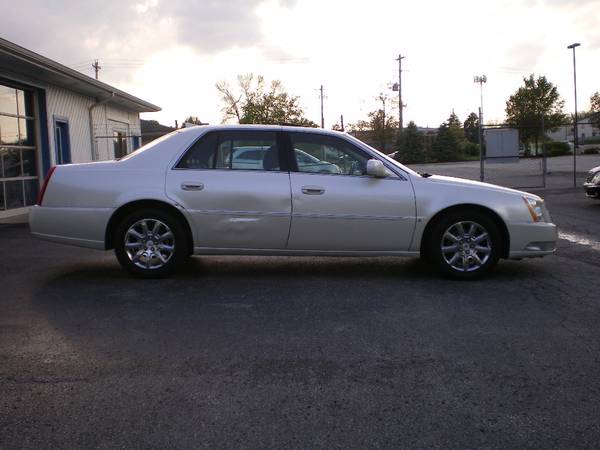 2009 CADILLAC DTS W/1SC, CLEAN CARFAX - - by dealer for sale in Carmel, IN – photo 5