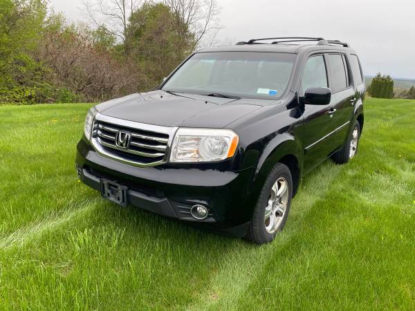 2012 Honda Pilot EXL - Interior Like New - - by dealer for sale in Fayetteville, NY – photo 3