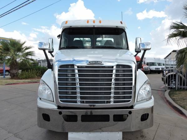 2012 FREIGHTLINER DAYCAB DD13 with for sale in Grand Prairie, TX – photo 14