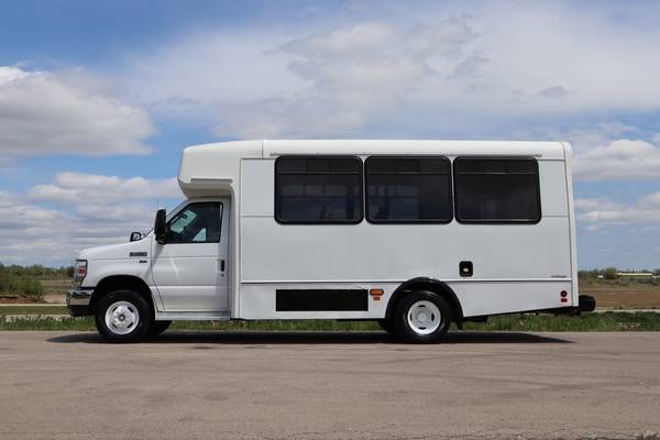 2015 Ford E-450 15 Passenger Paratransit Shuttle Bus for sale in Crystal Lake, IL