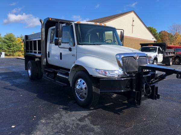 2007 INTERNATIONAL CREW CAB 4300 DT 466 ONLY 33K MILE DUMP TRUCK -... for sale in Kingston, NH – photo 4