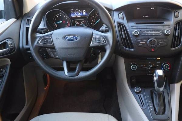 2016 Ford Focus SE Sedan - cars & trucks - by dealer - vehicle... for sale in Lincoln City, OR – photo 10