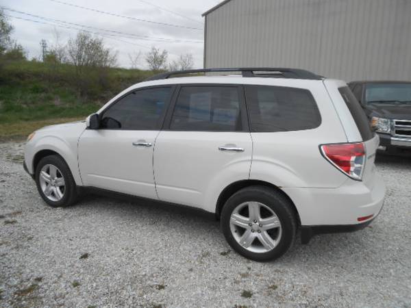 2009 SUBARU FORESTER AWD - - by dealer - vehicle for sale in Pekin, IL – photo 2