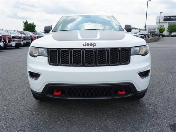 2019 Jeep Grand Cherokee SUV TRAILHAWK - White for sale in Beckley, WV – photo 11