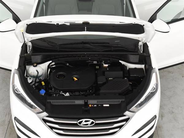 2018 Hyundai Tucson SEL Sport Utility 4D suv White - FINANCE ONLINE for sale in Cleveland, OH – photo 4
