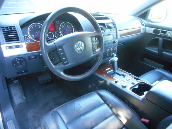 2007 VOLKSWAGON TOUAREG V6 AWD 35 SERVICE RECORDS AMAZING CONDITION! for sale in Highland Park, IL – photo 12