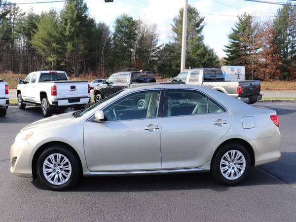 2014 Toyota Camry 2014.5 4dr Sdn I4 Auto LE (Natl) - cars & trucks -... for sale in Plaistow, ME – photo 3