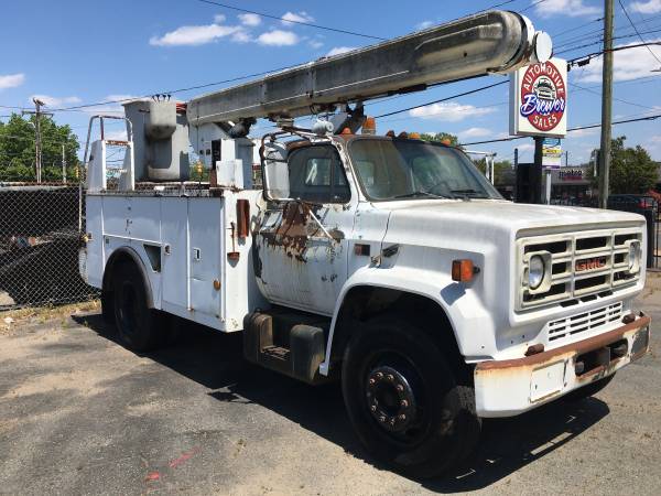 1988 Chevy 7000 Bucket Truck - - by dealer - vehicle for sale in Charlotte, NC – photo 2