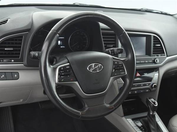 2017 Hyundai Elantra Limited Sedan 4D sedan Silver - FINANCE ONLINE for sale in Chicago, IL – photo 2