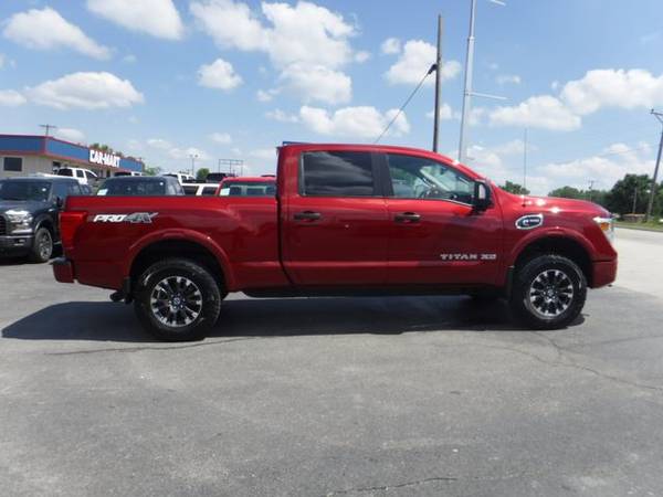 2016 Nissan TITAN XD Crew Cab 4WD PRO-4X Pickup 4D 6 1/2 ft Trades Wel for sale in Harrisonville, MO – photo 10