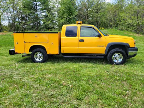 2006 Chevrolet 2500 HD 4x4 Utility Truck for sale in Woodbine, WV – photo 3