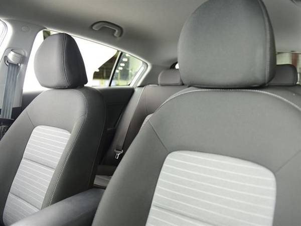 2016 Kia Forte5 LX Hatchback 4D hatchback White - FINANCE ONLINE for sale in Arlington, District Of Columbia – photo 5