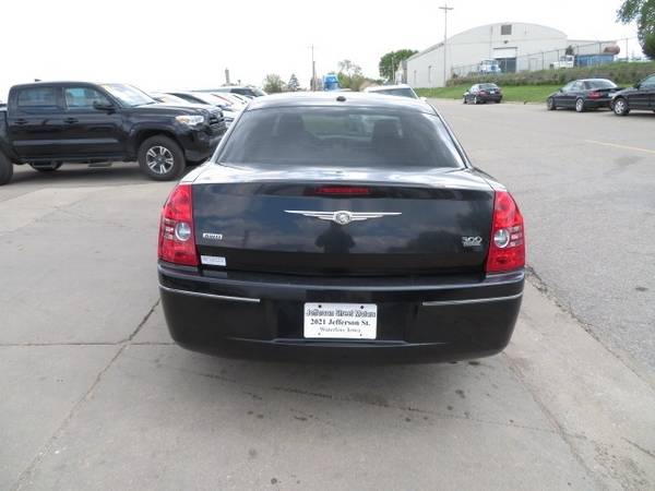 2009 Chrysler 300 4dr Sdn Touring AWD 95, 000 miles 6, 999 - cars & for sale in Waterloo, IA – photo 4