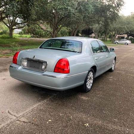 2007 LINCOLN TOWN CAR SIGNATURE $4,200 176089 MILES - cars & trucks... for sale in Fort Myers, FL – photo 5