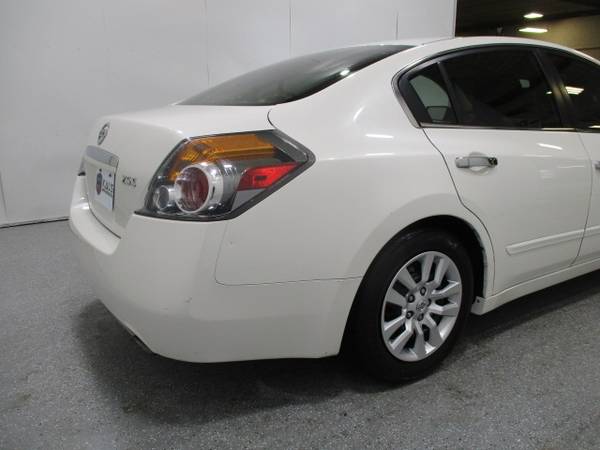 2009 Nissan Altima 4dr Sdn I4 CVT 2 5 S - - by dealer for sale in Wadena, MN – photo 4