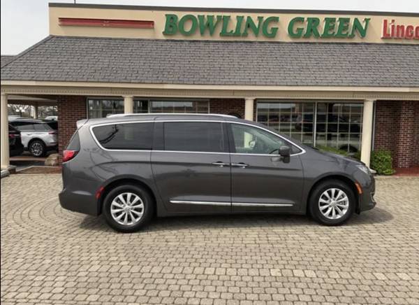 2019 Chrysler Pacifica Touring L Minivan - - by dealer for sale in Bowling Green, MI – photo 19