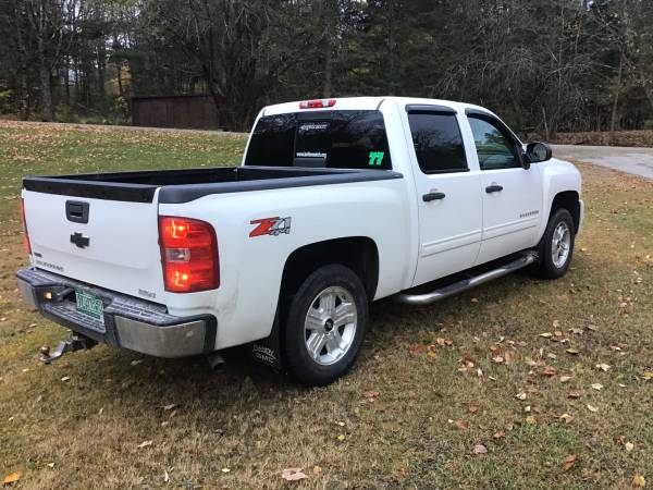 2011 Chevy Silverado 1500 LT Crew Cab for sale in East Ryegate, VT – photo 2