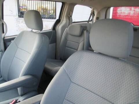 2009 Chrysler town & country - - by dealer - vehicle for sale in Pontiac, MI – photo 10