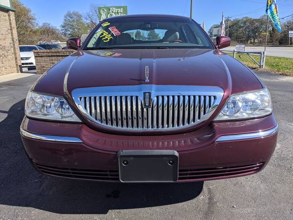 2008 LINCOLN TOWN CAR SIGNATURE L, 4.6 V8, LOW MILES - cars & trucks... for sale in Greenville, SC – photo 3