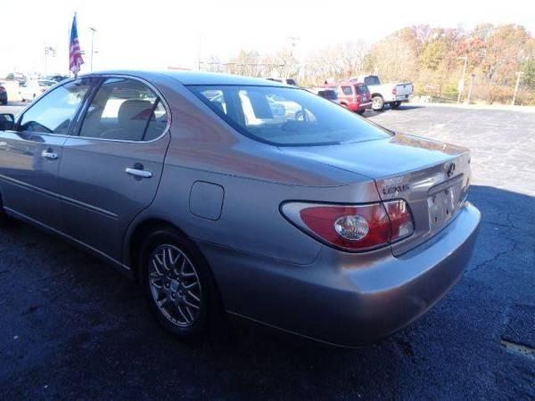 2004 Lexus ES 330 Sedan ( Buy Here Pay Here ) - cars & trucks - by... for sale in High Point, NC – photo 5