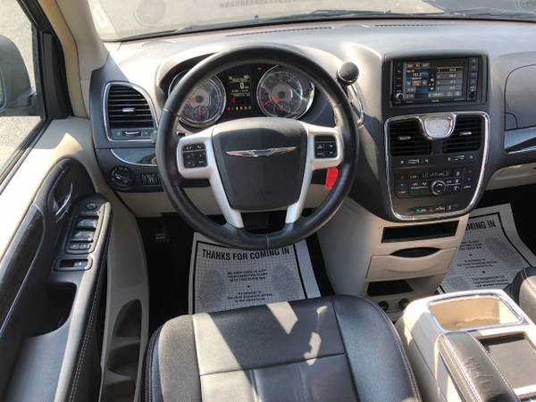 2016 Chrysler Town Country 4dr Wgn Touring - - by for sale in Pinckneyville, IN – photo 11