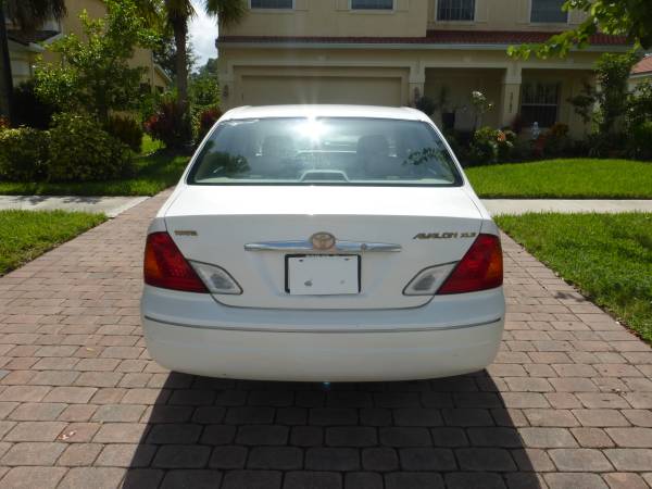 Toyota Avalon V6 XLS - cars & trucks - by owner - vehicle automotive... for sale in Naples, FL – photo 5