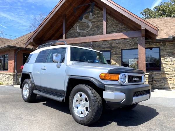 toyota fj - - by dealer - vehicle automotive sale for sale in Maryville, TN – photo 3