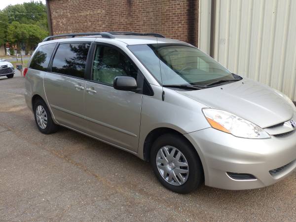 2010 TOYOTA SIENNA LE - cars & trucks - by owner - vehicle... for sale in Charlotte, NC – photo 2
