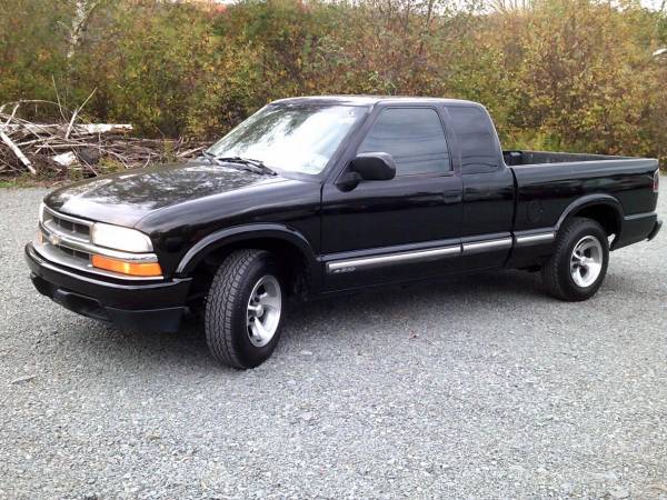 2001 Chevrolet Chevy S-10 Base 2dr Extended Cab 2WD SB CASH DEALS ON... for sale in Lake Ariel, PA – photo 2