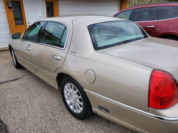 06 Lincoln Town Car for sale in Hokah, WI – photo 3