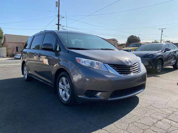 2012 Toyota Sienna LE - cars & trucks - by owner - vehicle... for sale in Rosemead, CA – photo 3