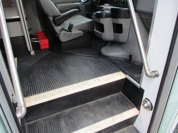 2014 Ford Econoline E350 ** 14 PASSENGER ** WHEEL CHAIR, HANDICAPPED... for sale in south amboy, KS – photo 18