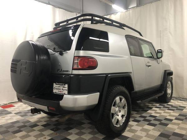 2007 TOYOTA FJ CRUISER *4WD* - cars & trucks - by dealer - vehicle... for sale in North Randall, PA – photo 8