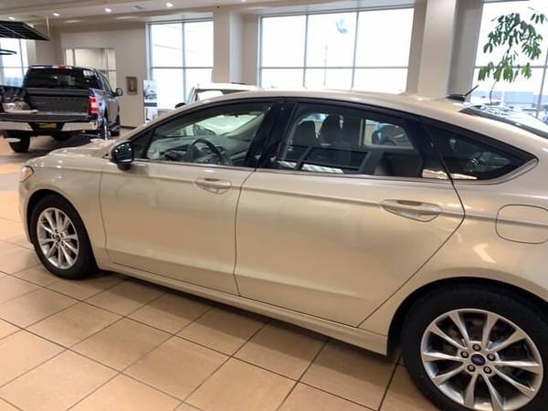 2017 Ford Fusion SE - cars & trucks - by dealer - vehicle automotive... for sale in Boone, IA – photo 9